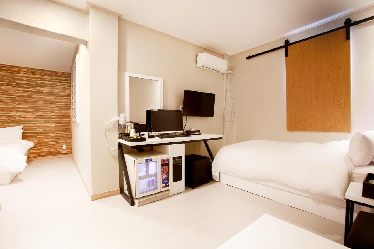 צ'ונצ'און Eton Hotel מראה חיצוני תמונה