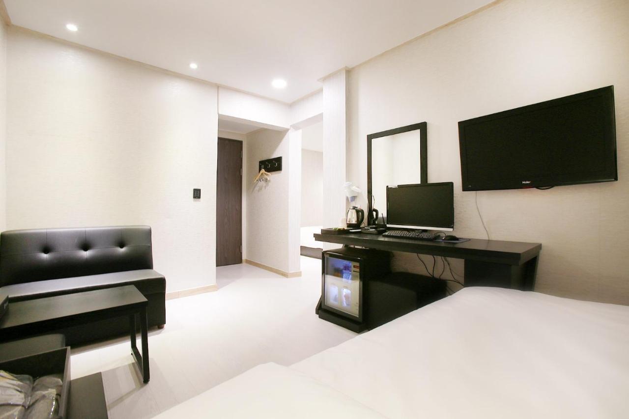 צ'ונצ'און Eton Hotel מראה חיצוני תמונה