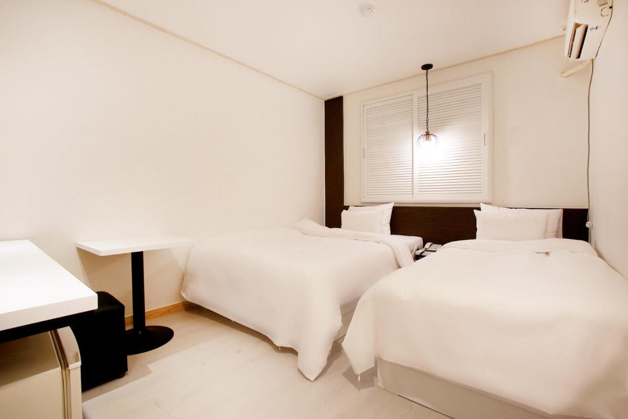 צ'ונצ'און Eton Hotel מראה חיצוני תמונה