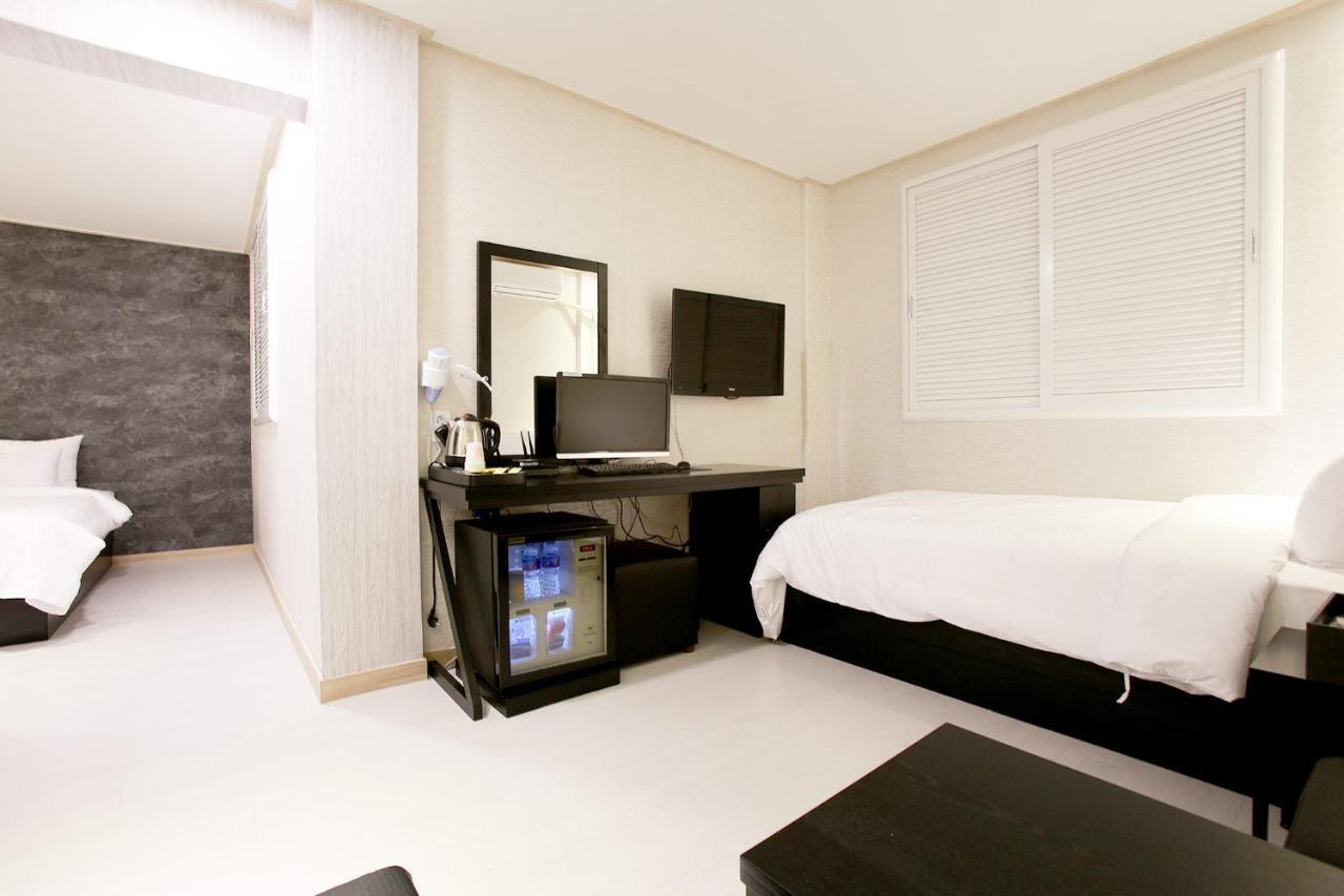 צ'ונצ'און Eton Hotel מראה חיצוני תמונה